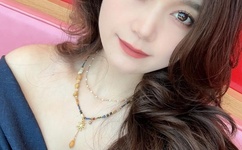 小孩子桶他的妈妈